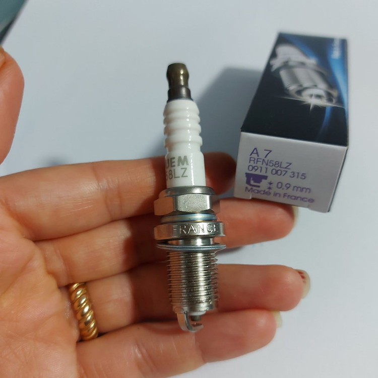 شمع خودرو اکیوم مدل RFN58LZ مجموعه 4 عددی