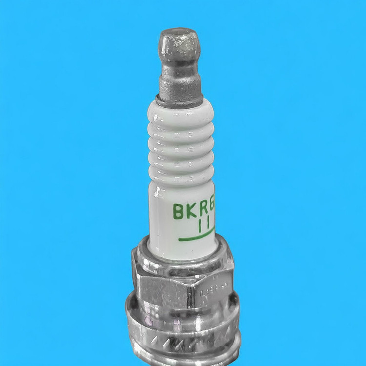 شمع خودرو ان جی کی مدل XU7.XU7P.XUM کد BKR6E11 پایه کوتاه مناسب برای پژو ۴۰۵ ، پارس ، آریسان ۲ بسته ۴ عددی