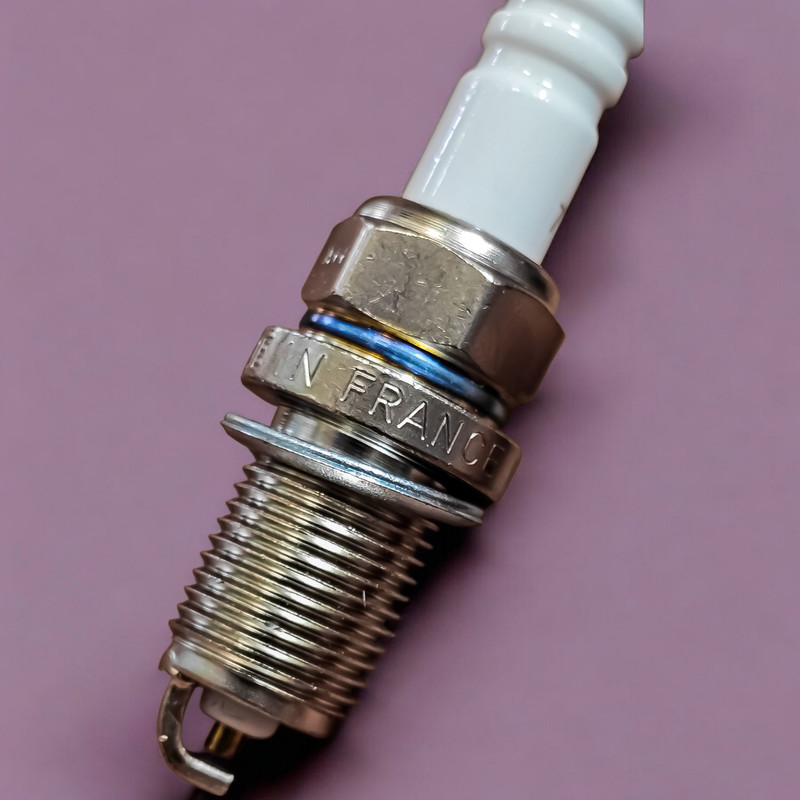شمع موتور خودرو رنو مدل XU7.XU7P.XUM کد 102AC.France+1 پایه کوتاه مناسب برای پژو ۴۰۵ ، پارس سمند بسته ۴ عددی